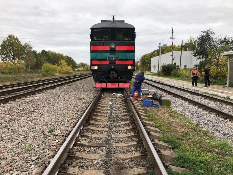 В Тверской области мужчина лишился ноги под поездом