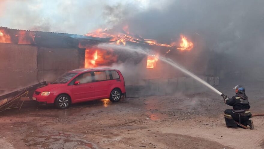 В Тверской области сгорели производственные цехи