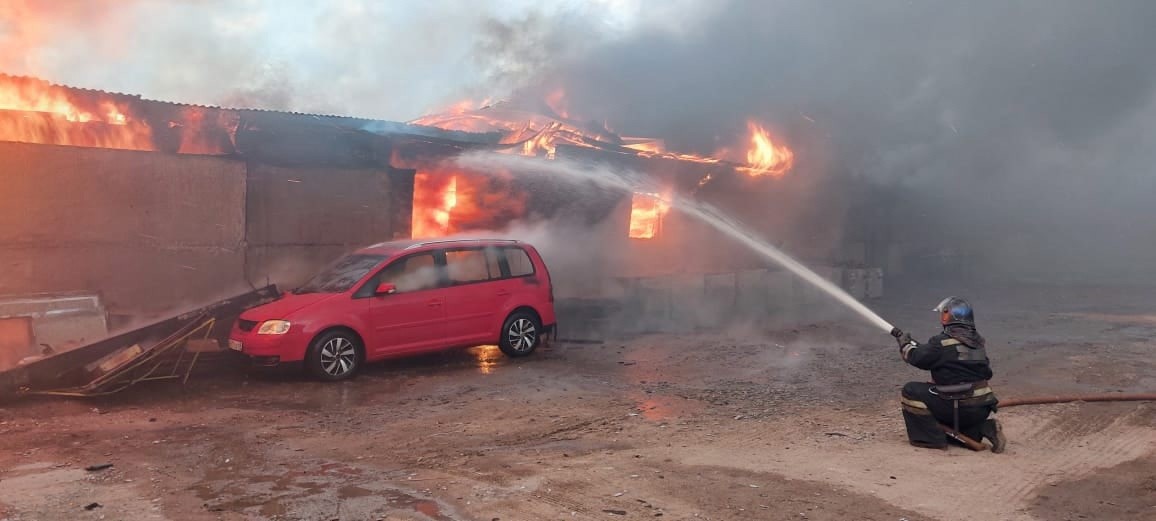 В Тверской области сгорели производственные цехи