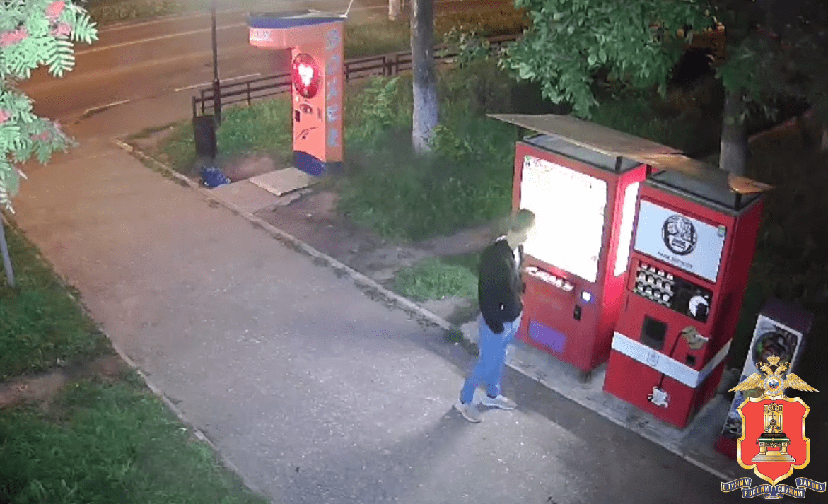 Тверитянин был пойман за кражу денег и игрушек из автомата