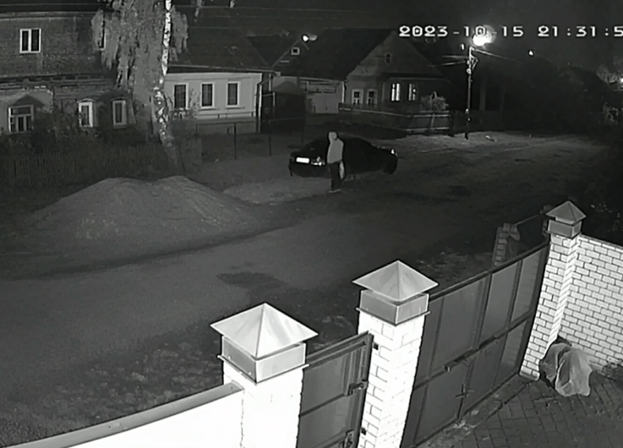 В Твери неизвестный порезал колёса автомобилей