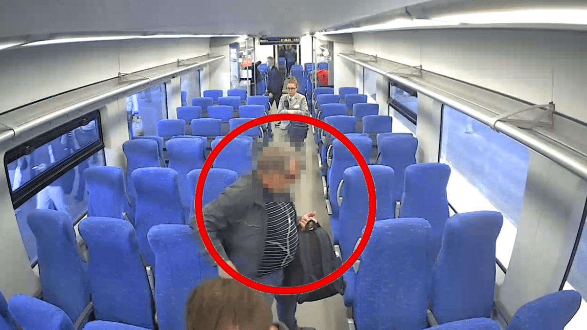 Житель Тверской области «по глупости» украл кошелёк пассажирки электропоезда