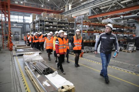 Больше 3500 школьников познакомились с ведущими производствами Верхневолжья
