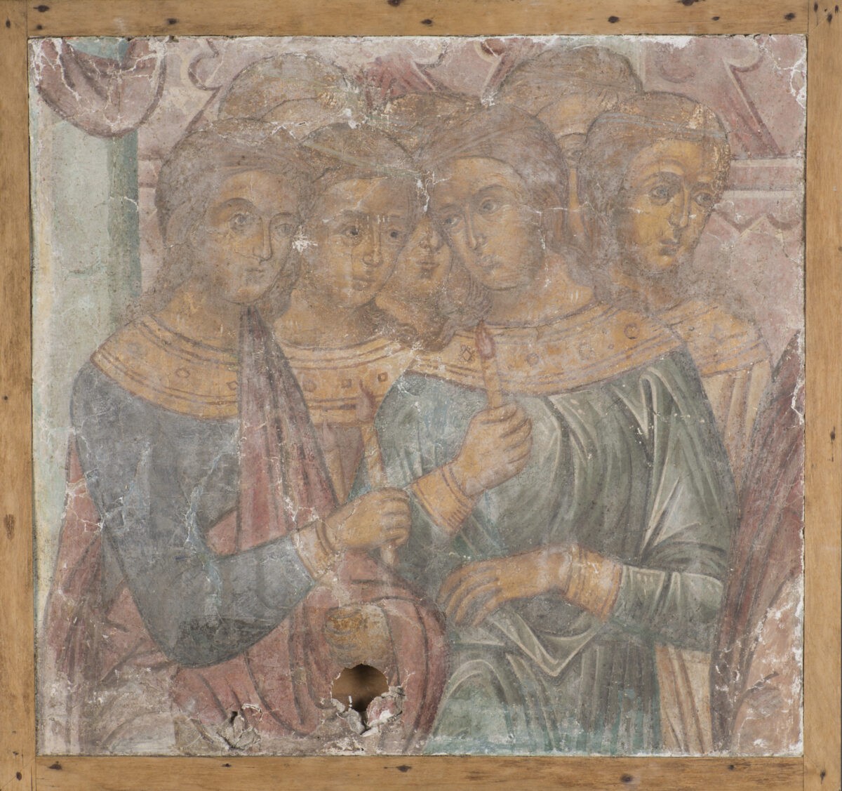 Восемь уникальных фресок из Тверской области отправили на реставрацию