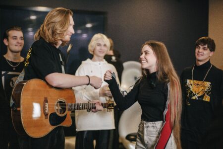 Школьница из Тверской области стала победительницей всероссийского вокального онлайн-конкурса Школьница из Тверской области стала победительницей всероссийского вокального онлайн-конкурса