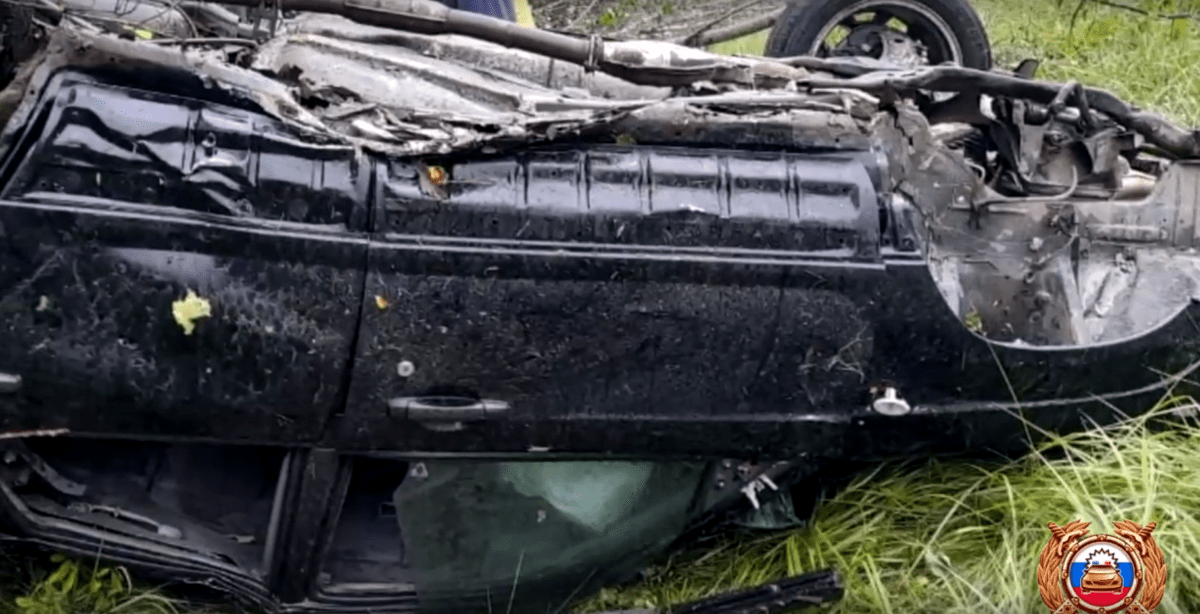 В Тверской области пассажирка "вылетела" из переворачивающегося автомобиля