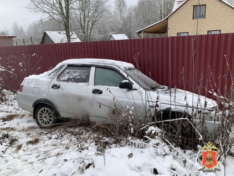 В Тверской области задержали мужчину, который попал в ДТП на угнанной машине
