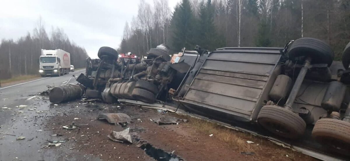 В Тверской области произошло жуткое ДТП с фурами