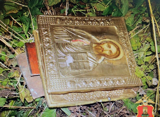 В Тверской области двое мужчин обокрали часовню