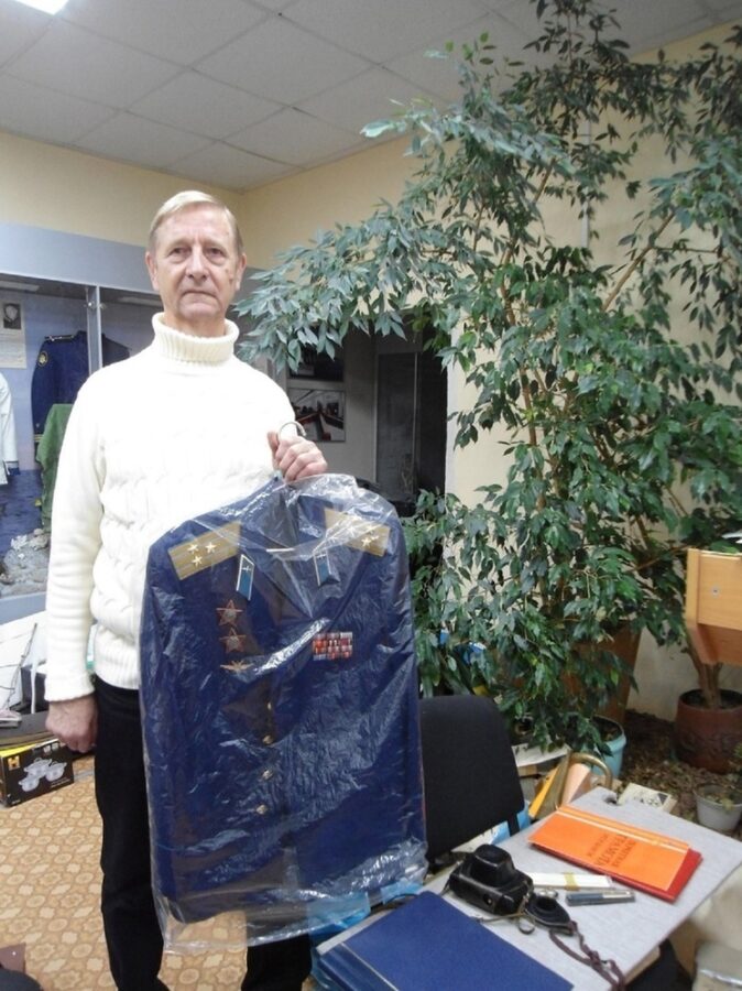 В Тверской области в андреапольский музей передали китель командира истребительного авиаполка