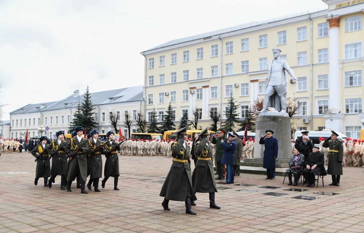 В Твери молодежь прошла маршем в честь исторического события