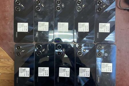 Заключённые в Тверской области чуть не получили 10 телефонов, спрятанных под брёвнами и мусором Заключённые в Тверской области чуть не получили 10 телефонов, спрятанных под брёвнами и мусором