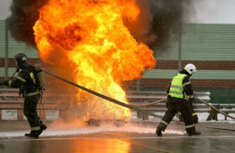 В Тверской области прошло масштабное учение по ликвидации последствий крупного ДТП В Тверской области прошло масштабное учение по ликвидации последствий крупного ДТП