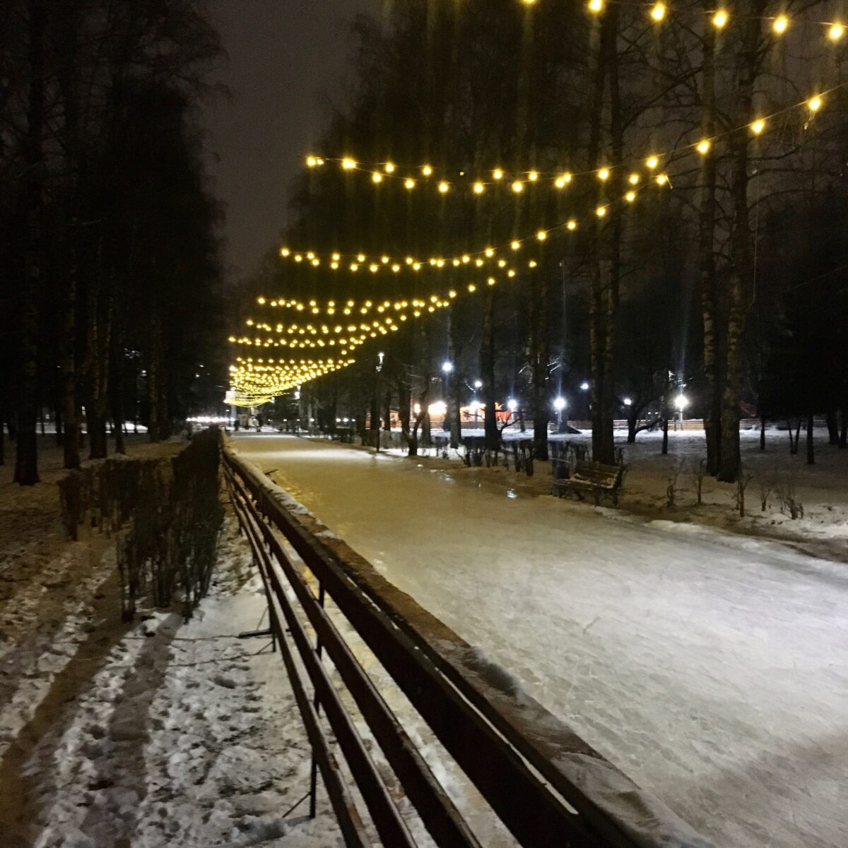 В Твери заработал первый в этом сезоне каток