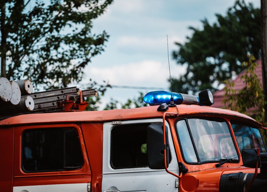 Двухэтажный жилой дом горит в СНТ на окраине Твери