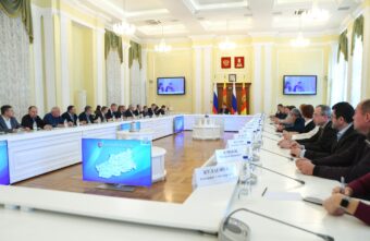 Поддержка аграриев и задачи отрасли АПК на перспективу: Игорь Руденя провел встречу с руководителями сельхозпредприятий Поддержка аграриев и задачи отрасли АПК на перспективу: Игорь Руденя провел встречу с руководителями сельхозпредприятий