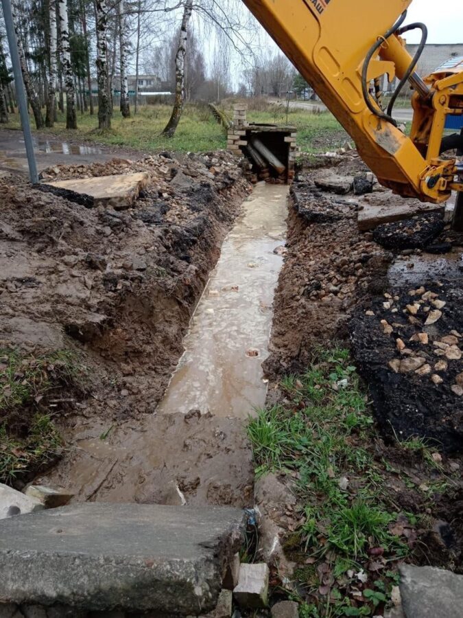 В Тверской области ликвидируют серьезный прорыв трубопровода