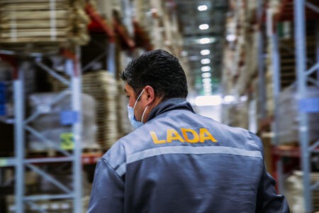 Эксперт рассказал, кому из россиян положена тринадцатая зарплата Эксперт рассказал, кому из россиян положена тринадцатая зарплата