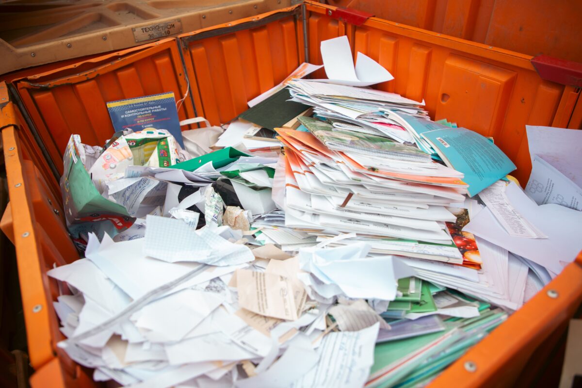 Жители Тверской области могут сдать макулатуру и помочь пострадавшим в ДТП