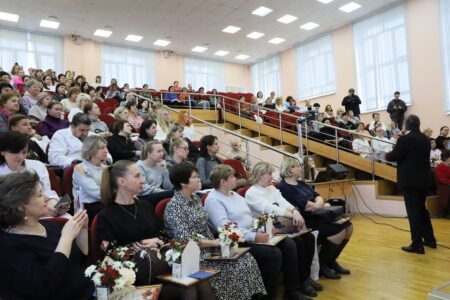 В Твери наградили медсестер, трудившихся в составе медицинских бригад в зоне СВО В Твери наградили медсестер, трудившихся в составе медицинских бригад в зоне СВО