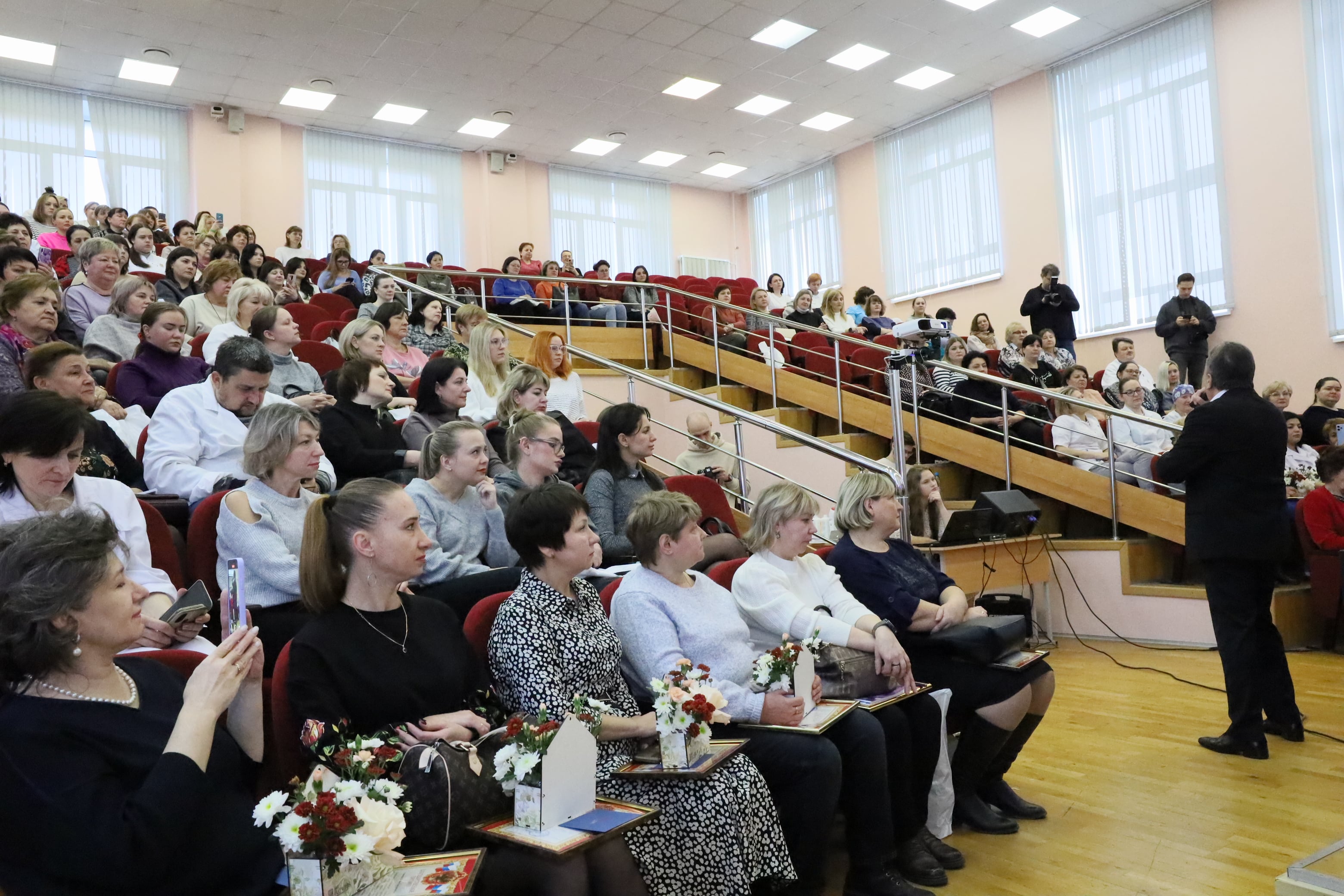 В Твери наградили медсестер, трудившихся в составе медицинских бригад в  зоне СВО | ТОП Тверь новости