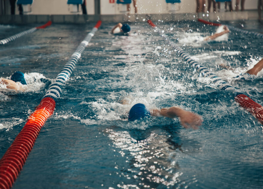 В Твери тренер спас мужчину, тонущего в бассейне