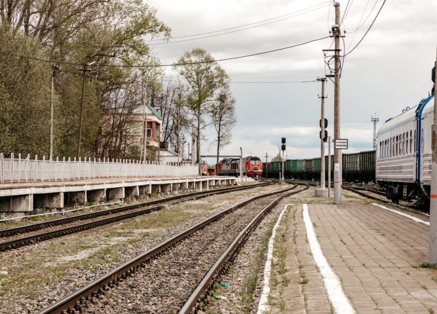 В Тверской области с рельсов сошли два вагона грузового состава В Тверской области с рельсов сошли два вагона грузового состава