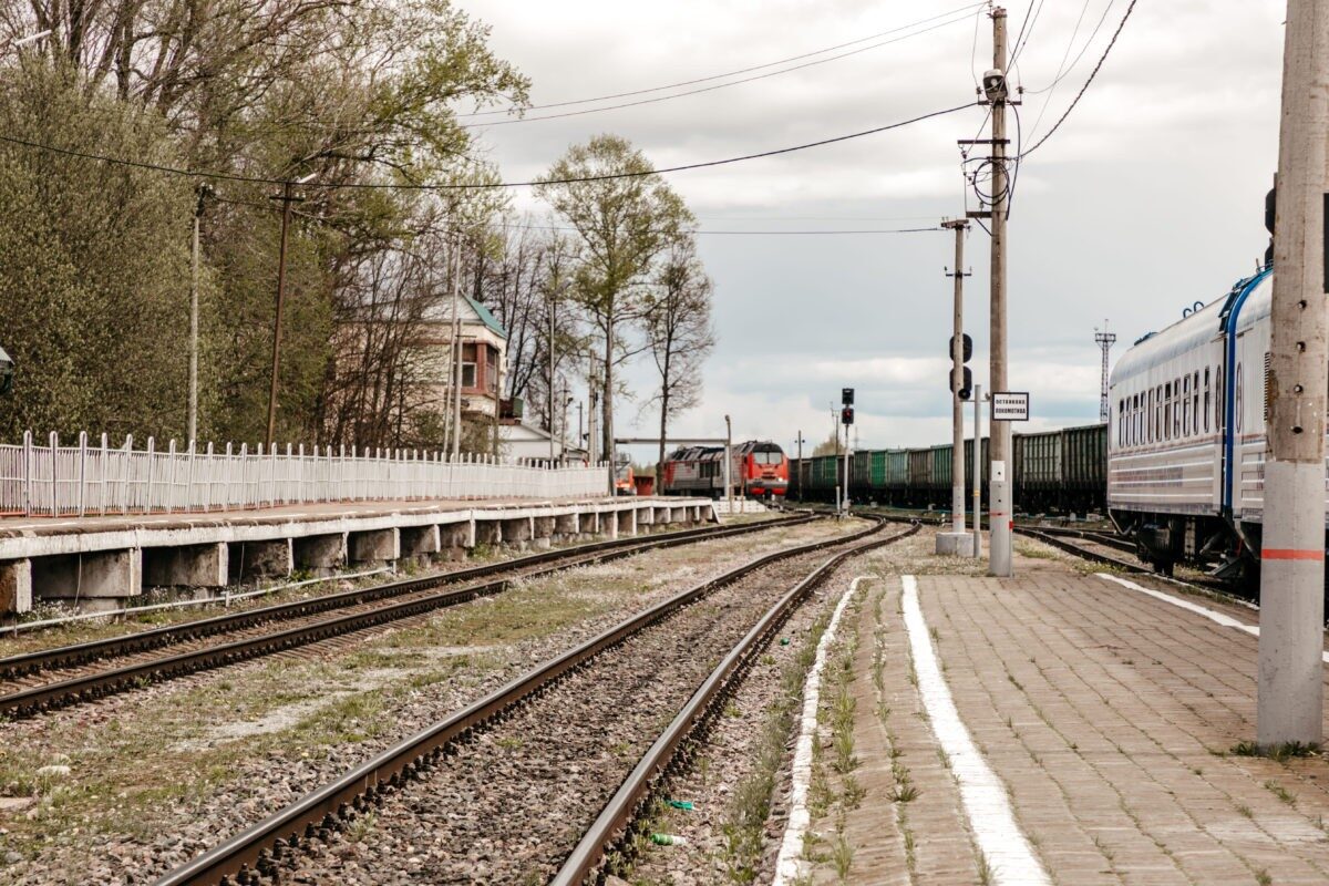 В Тверской области с рельсов сошли два вагона грузового состава