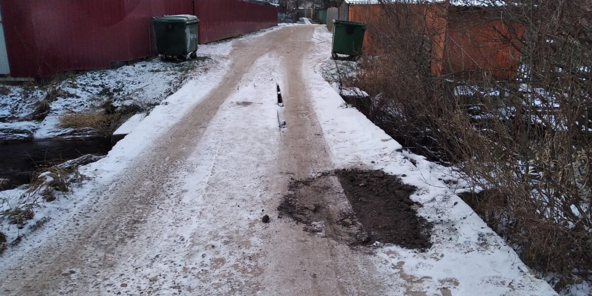 Жители Тверской области недовольны тем, как заделали яму на мосту