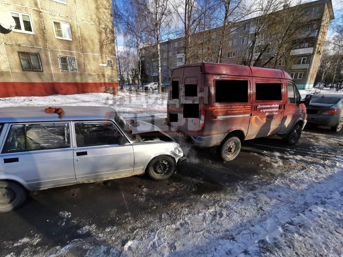 В Твери собрался «паровозик» из пяти машин | ТОП Тверь новости