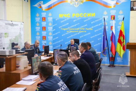 На оперативном совещании в Тверской области обсудили прохождение неблагоприятных метеоявлений На оперативном совещании в Тверской области обсудили прохождение неблагоприятных метеоявлений