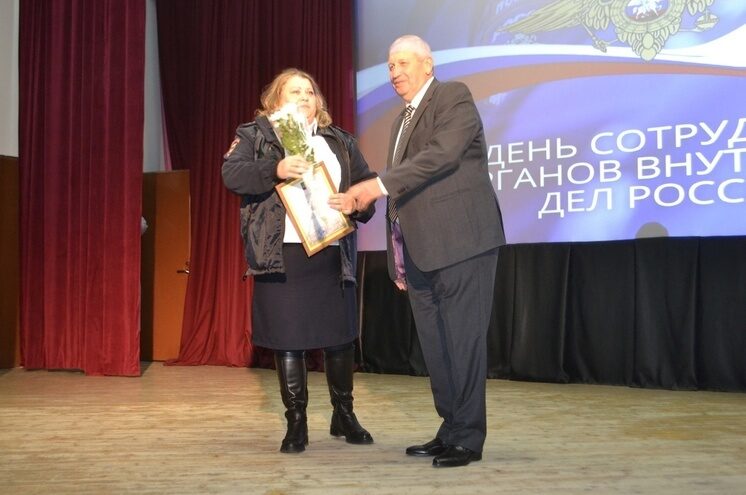 В Андреаполе наградили полицейских