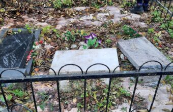 В Тверской области разгромили кладбище В Тверской области разгромили кладбище