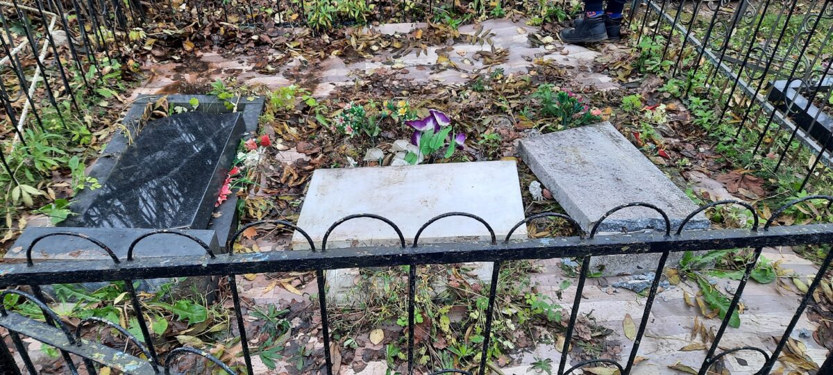 В Тверской области разгромили кладбище