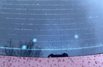 Автомобили жителей Твери портят стрелки с пневматикой Автомобили жителей Твери портят стрелки с пневматикой