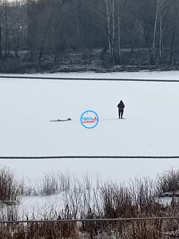 На лёд водоёмов Тверской области начали выходить нетерпеливые рыбаки