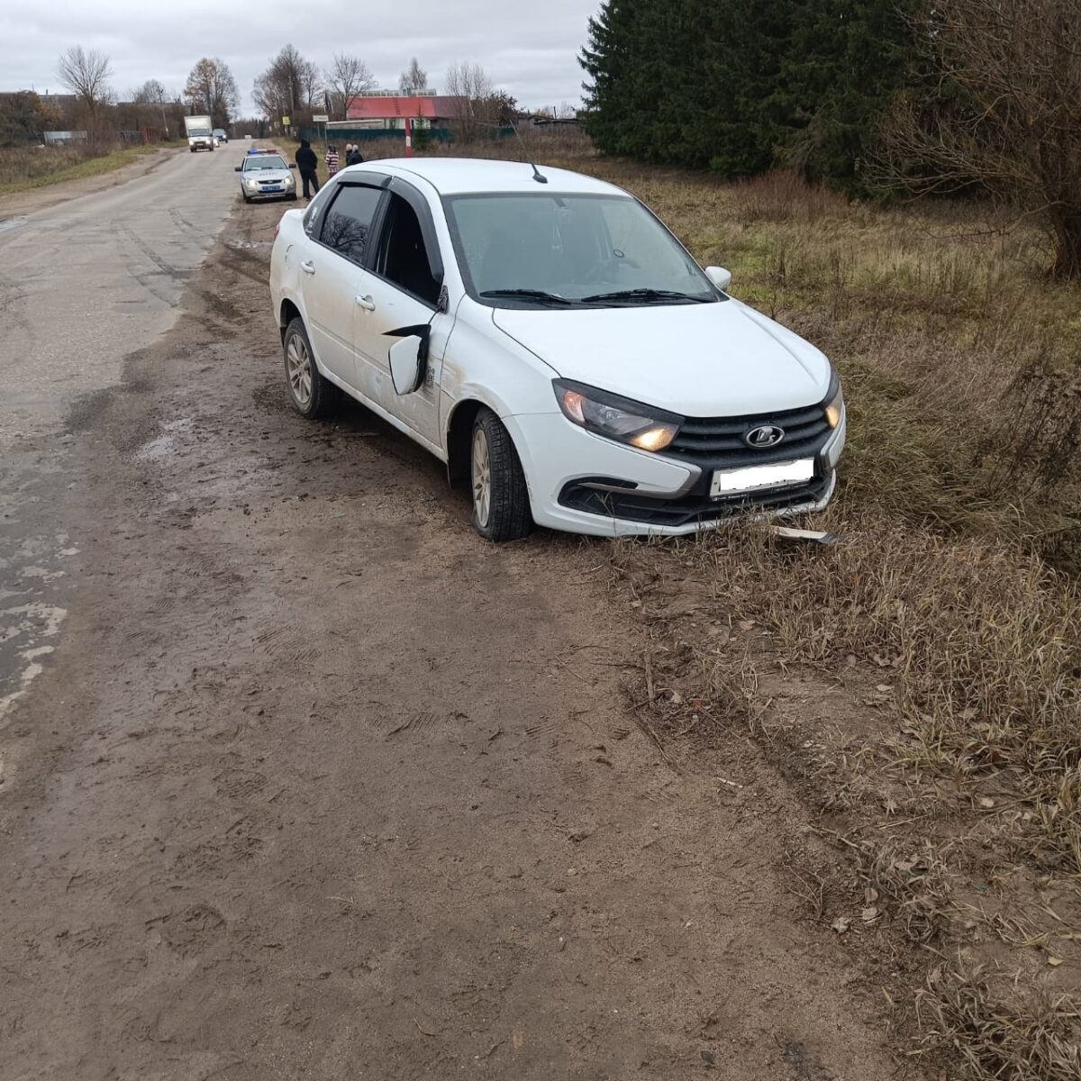Маленький велосипедист попал под колеса легковушки в Тверской области Маленький велосипедист попал под колеса легковушки в Тверской области