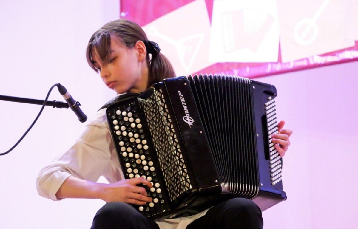 В Твери назвали победителей конкурса молодых исполнителей на народных инструментах