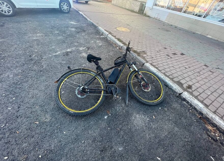 В Твери пожилой водитель иномарки сбил велосипедиста