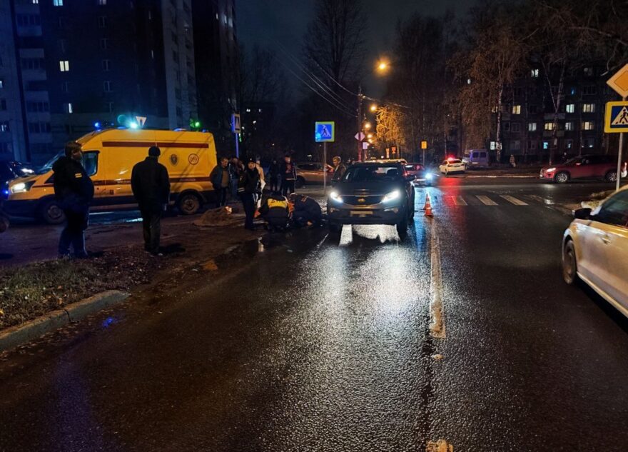 Водитель Kia сбил девушку на зебре в Твери