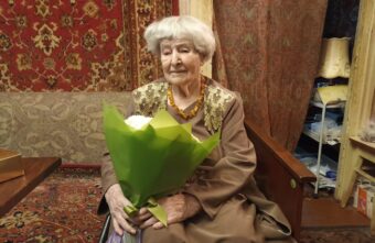 Труженица тыла Зоя Ковако отмечает в Твери вековой юбилей