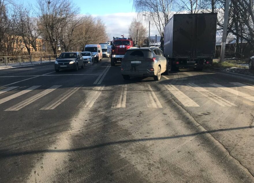 В Твери водитель "Хёндая" сбил 17-летнюю девушку