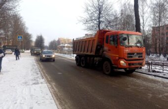 18-летняя девушка попала под колёса самосвала в Твери
