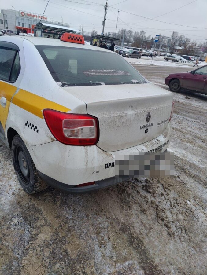 На привокзальной площади в Твери поймали 5 таксистов-нарушителей