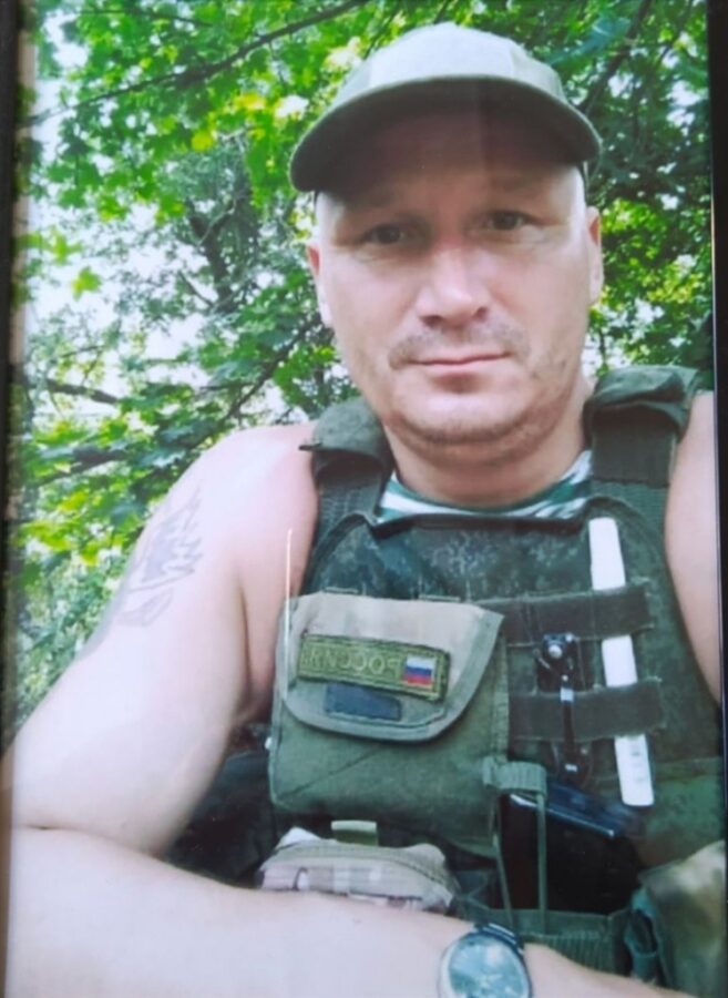 В Тверской области мать и сын открыли мемориальную доску в память об Антоне Молодцове