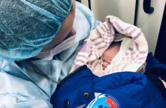 В Тверской области ребенок родился в машине скорой помощи В Тверской области ребенок родился в машине скорой помощи
