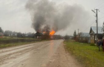 В Тверской области за полтора часа потушили пожар в доме многодетной семьи В Тверской области за полтора часа потушили пожар в доме многодетной семьи