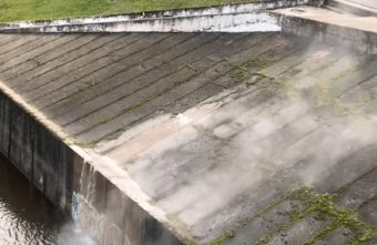 «Горячий источник» заметили у моста в Твери