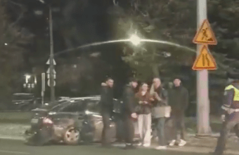 В центре Твери заметили попавшую в ДТП «Ладу» на обочине