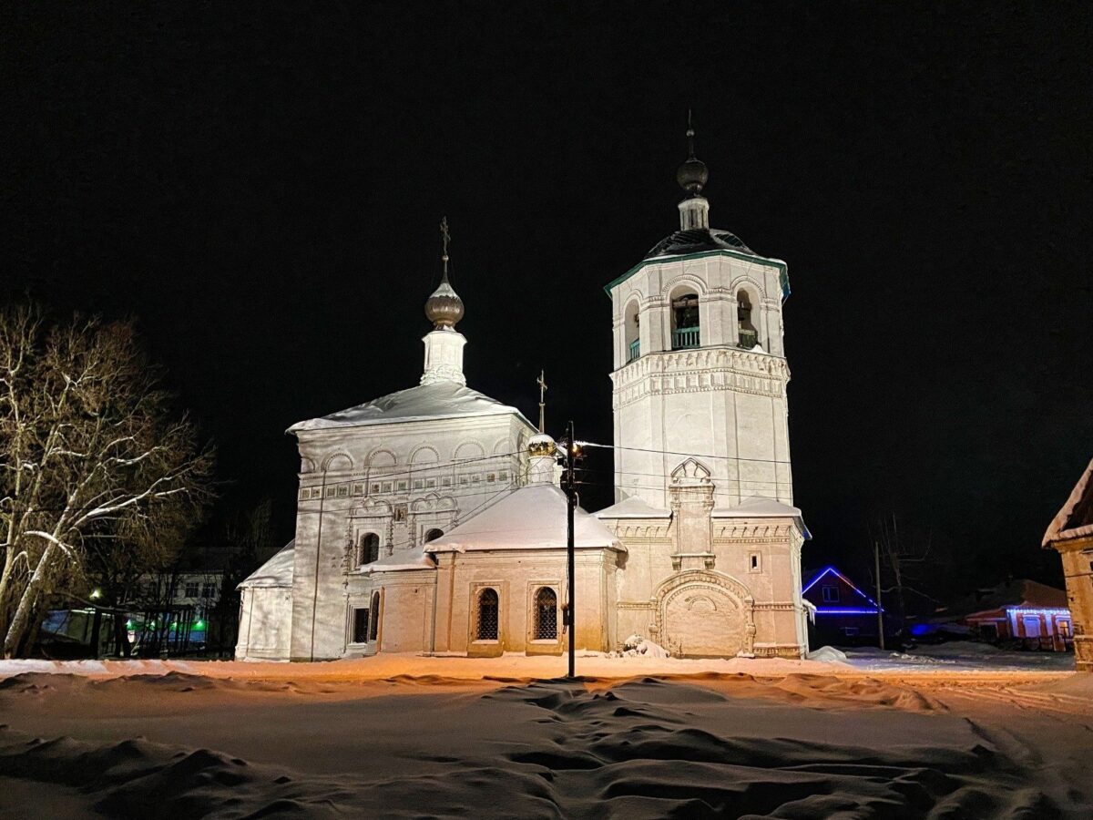 В Торопце проверили подсветку федеральных памятников